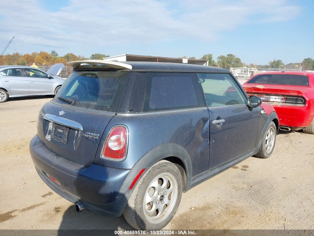 2011 MINI COOPER WMWSU3C52BT092572 Photo 3