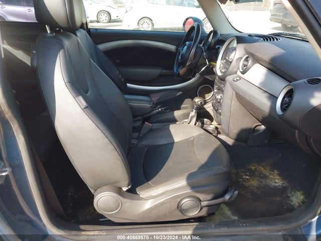 2011 MINI COOPER WMWSU3C52BT092572 Photo 4