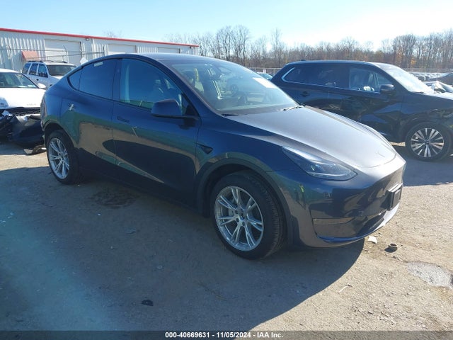 2024 TESLA MODEL Y 7SAYGDEEXRA250886 Photo 0