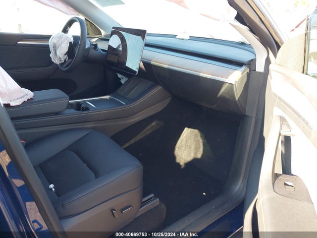 2024 TESLA MODEL Y 7SAYGDEE7RA307142 Photo 4