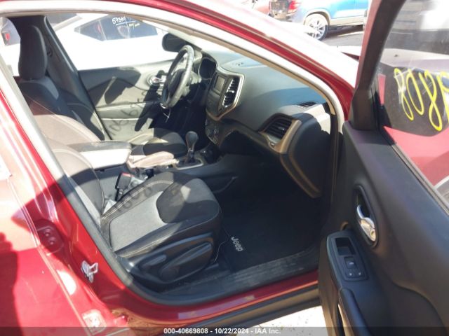 1C4PJMAB1EW171685 Jeep Cherokee Sport