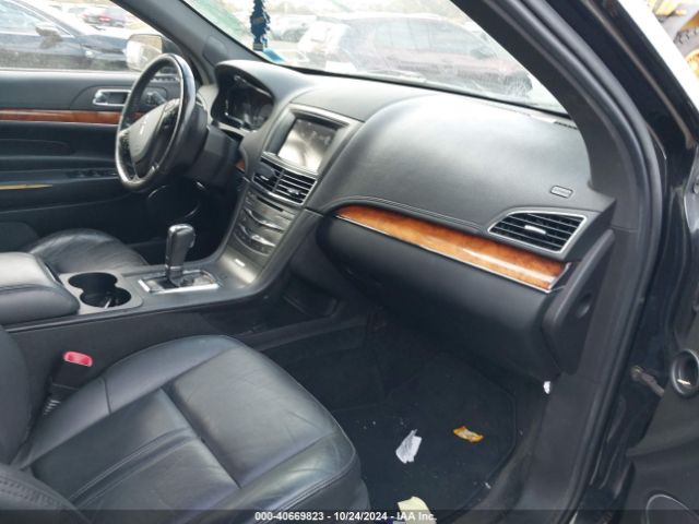 2LMHJ5NK6FBL01290 Lincoln Mkt Livery