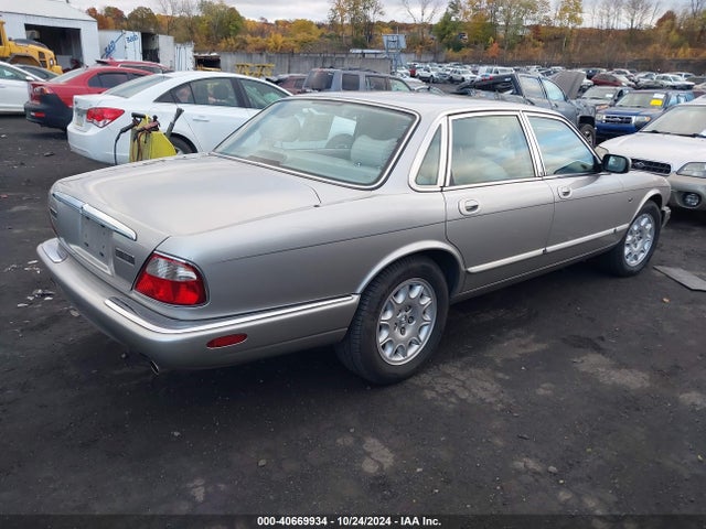 1999 JAGUAR XJ8 SAJHX1048XC860567 Photo 3