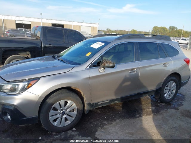 Subaru Outback 2.5i Premium 2018 4S4BSAFC8J3265626 Image 14