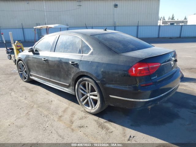 1VWAT7A32GC055097 Volkswagen Passat 1.8t R-line