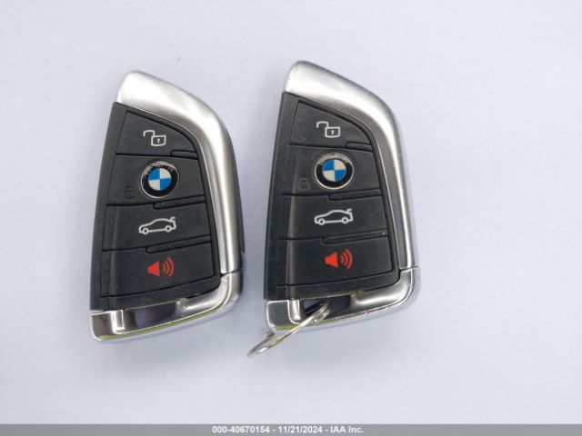 3MW5R7J07L8B22977 BMW 330i Xdrive