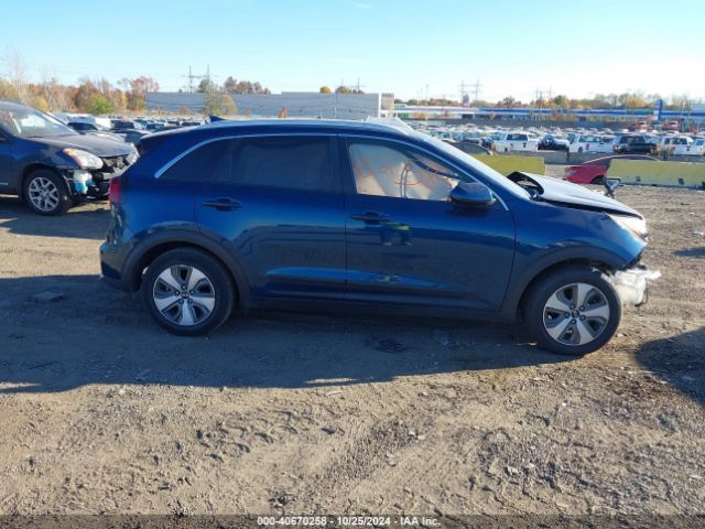KNDCB3LC8K5253393 KIA NIRO LX