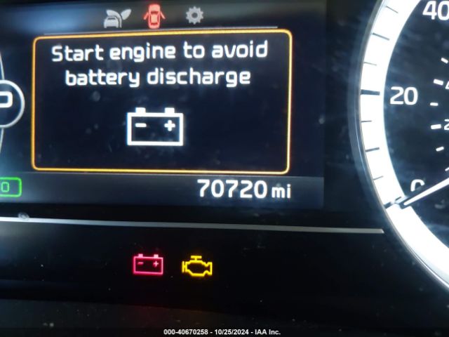 KNDCB3LC8K5253393 KIA NIRO LX