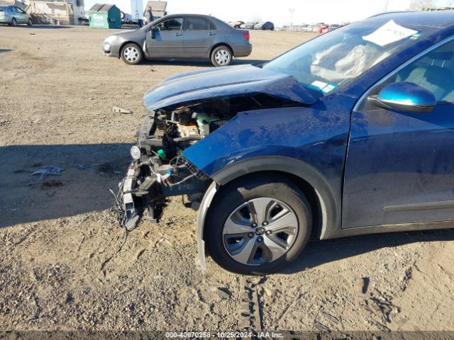 KNDCB3LC8K5253393 KIA NIRO LX