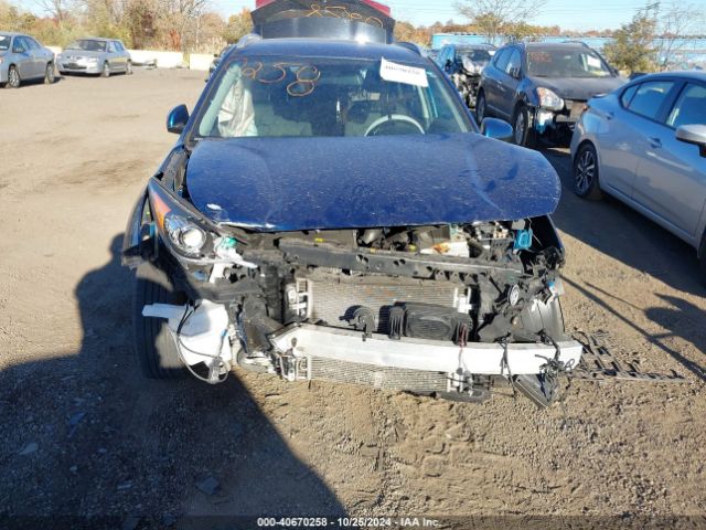 KNDCB3LC8K5253393 KIA NIRO LX