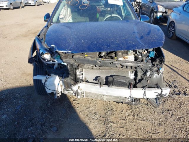 KNDCB3LC8K5253393 KIA NIRO LX
