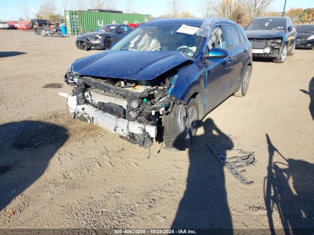 KNDCB3LC8K5253393 KIA NIRO LX