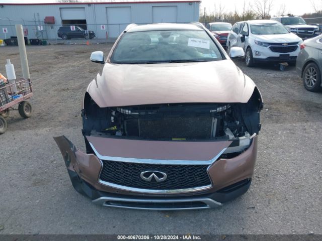 SJKCH5CR9HA018013 Infiniti Qx30 Premium