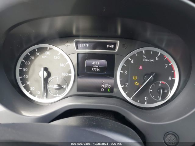 SJKCH5CR9HA018013 Infiniti Qx30 Premium