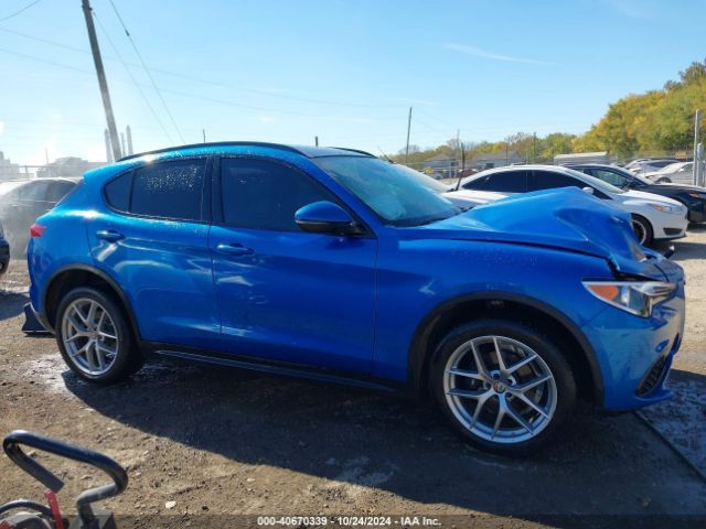 ZASFAKNN1J7B96988 Alfa Romeo Stelvio Ti Sport Awd
