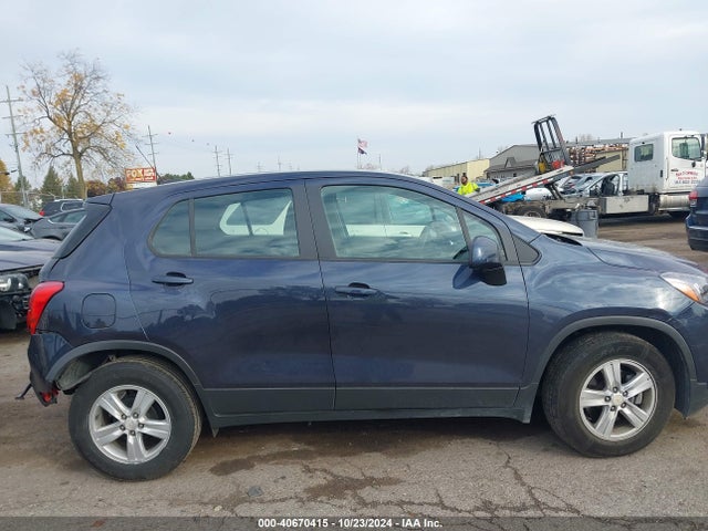 Chevrolet TRAX LS 2019 3GNCJKSB4KL260306 Image 14