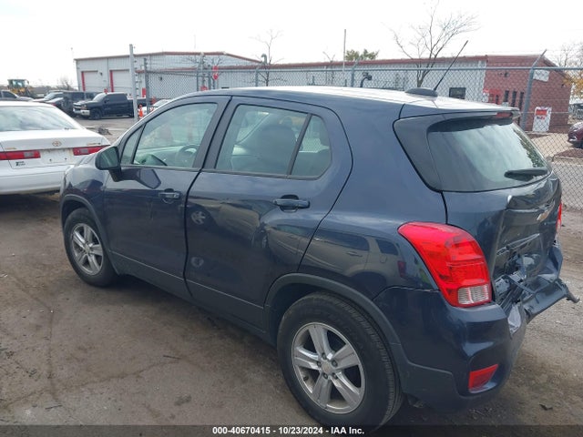 Chevrolet TRAX LS 2019 3GNCJKSB4KL260306 Image 3