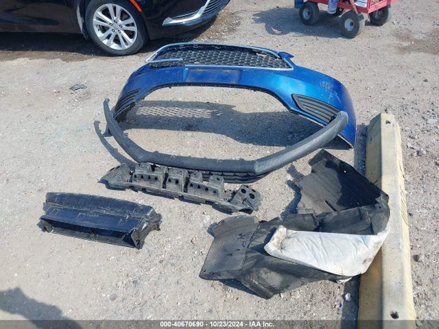 Ford FOCUS SE 2018 1FADP3F25JL216746 Image 12