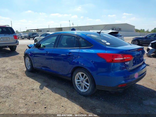 Ford FOCUS SE 2018 1FADP3F25JL216746 Image 3