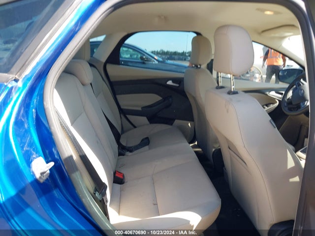 Ford FOCUS SE 2018 1FADP3F25JL216746 Image 8