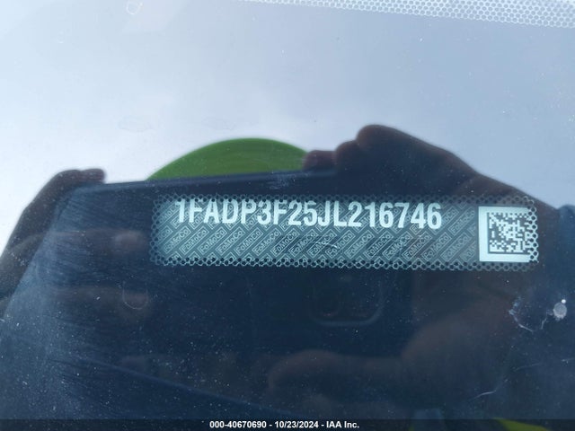 Ford FOCUS SE 2018 1FADP3F25JL216746 Image 9