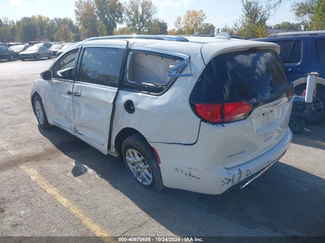 Chrysler Pacifica Touring L 2020 2C4RC1BG1LR125808 Image 3