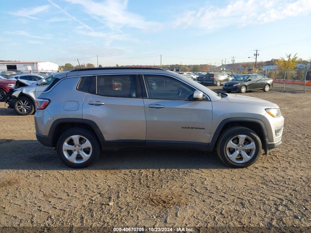 Jeep Compass Latitude 4x4 2018 3C4NJDBBXJT222879 Image 13