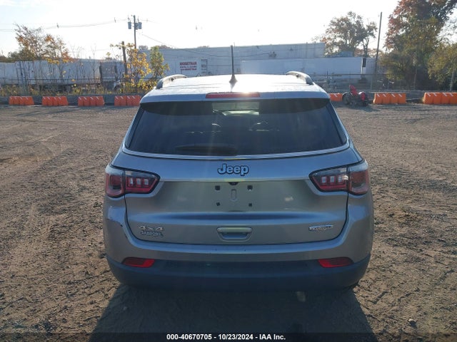 Jeep Compass Latitude 4x4 2018 3C4NJDBBXJT222879 Image 16