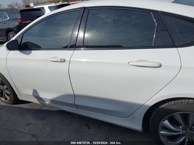 1C3CCCBB4GN128425 Chrysler 200 S
