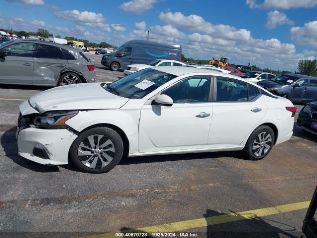 1N4BL4BVXMN313555 Nissan Altima S Fwd