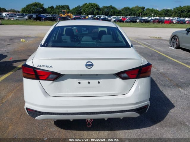 1N4BL4BVXMN313555 Nissan Altima S Fwd