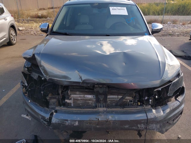 3VV3B7AX0JM187879 Volkswagen Tiguan