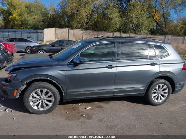 3VV3B7AX0JM187879 Volkswagen Tiguan