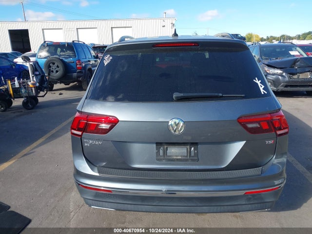 3VV3B7AX0JM187879 Volkswagen Tiguan