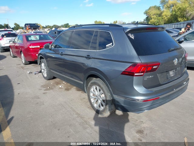 3VV3B7AX0JM187879 Volkswagen Tiguan