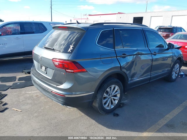 3VV3B7AX0JM187879 Volkswagen Tiguan