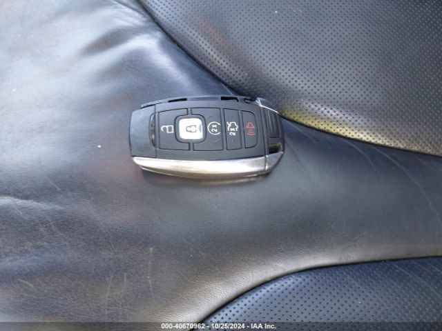 5LMCJ2C90HUL39824 Lincoln MKC SELECT