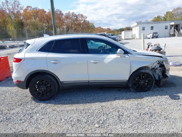 5LMCJ2C90HUL39824 Lincoln MKC SELECT