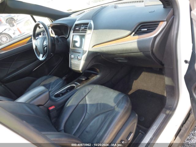 5LMCJ2C90HUL39824 Lincoln MKC SELECT