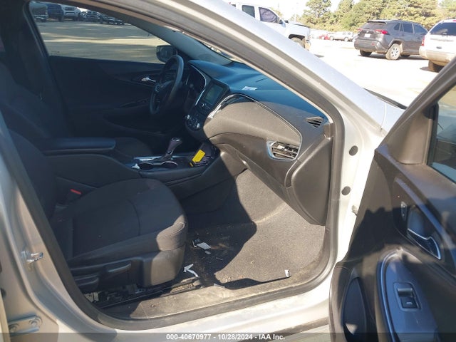 Chevrolet MALIBU LT 2018 1G1ZD5ST4JF229935 Image 5