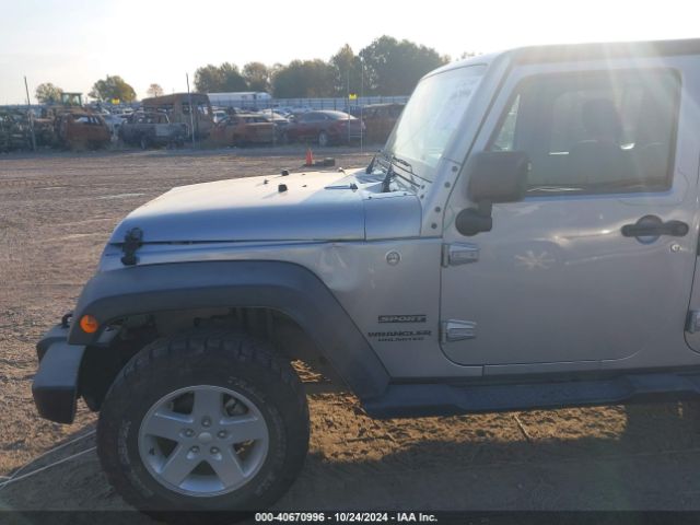 1C4BJWDG0GL124813 Jeep Wrangler Unlimited Sport