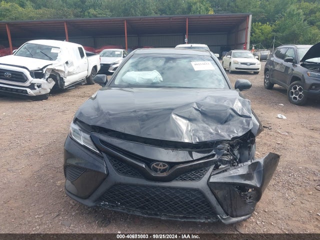 Aukcja sprzedaży 2018 Toyota Camry Se, vin: 4T1B11HK5JU661028, numer aukcji: 40671003