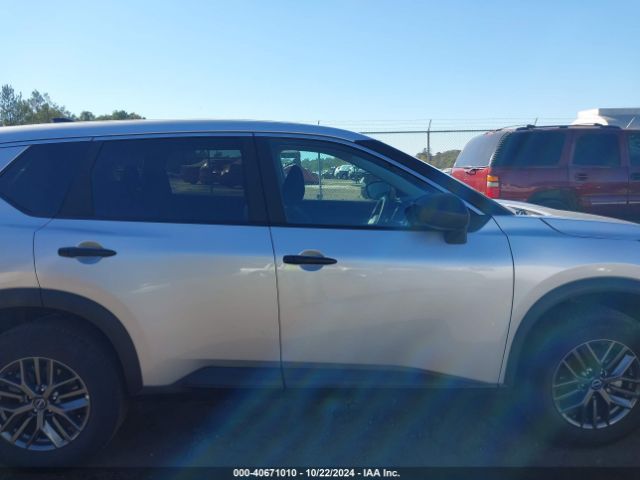 5N1BT3AA7RC750205 Nissan Rogue S Fwd