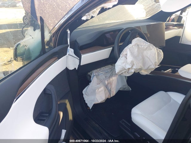 2023 TESLA MODEL X 7SAXCDE5XPF428996 Photo 4