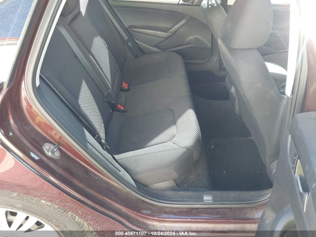 1VWAT7A37EC072815 Volkswagen Passat 1.8t S
