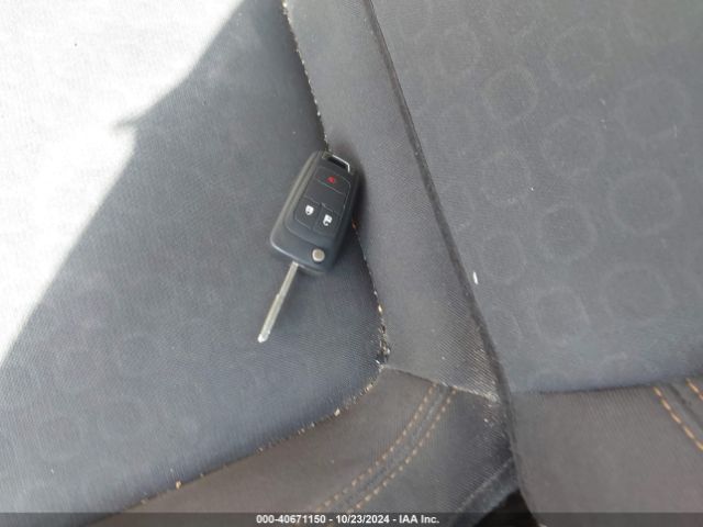 KL7CJKSB2JB710489 Chevrolet TRAX LS