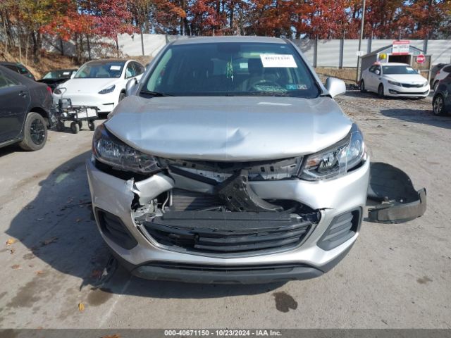 KL7CJKSB2JB710489 Chevrolet TRAX LS