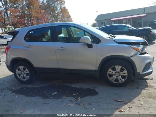 KL7CJKSB2JB710489 Chevrolet TRAX LS