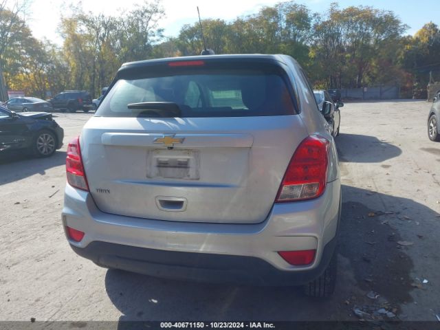 KL7CJKSB2JB710489 Chevrolet TRAX LS