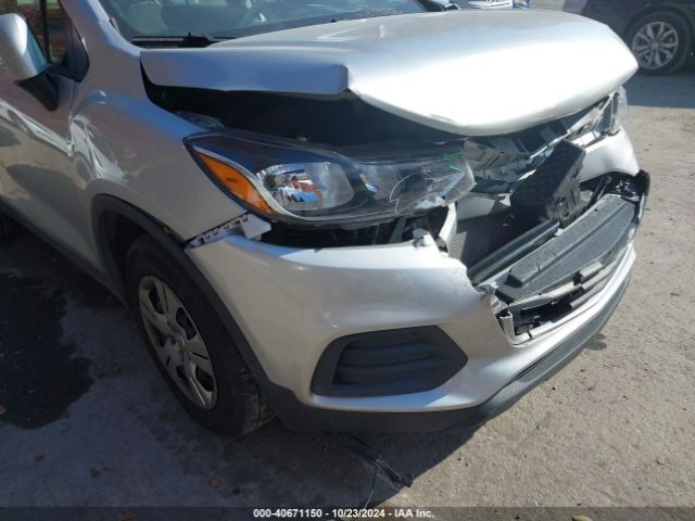 KL7CJKSB2JB710489 Chevrolet TRAX LS